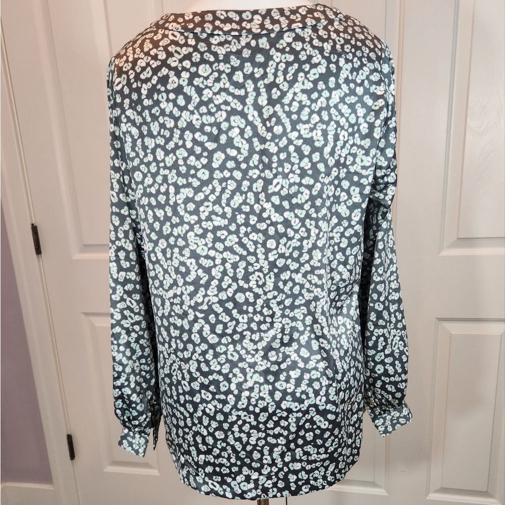 Alfani grey floral long sleeve button up blouse silky feel 100% polyester - Picture 3 of 9